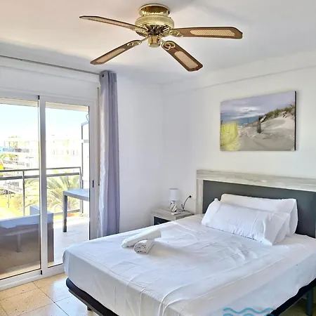 Apartbeach Capri Front Clima Y Wifi דירה *