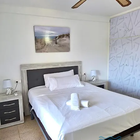 Apartbeach Capri Front Clima Y Wifi דירה *