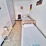 Apartbeach Capri Front Clima Y Wifi 아파트 살루